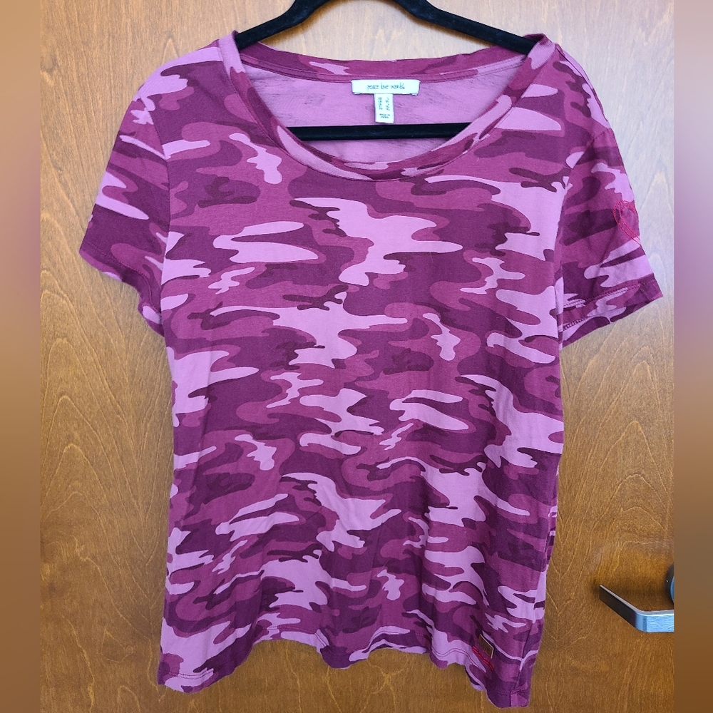 Peace Love World top size L Camouflage purple fushia